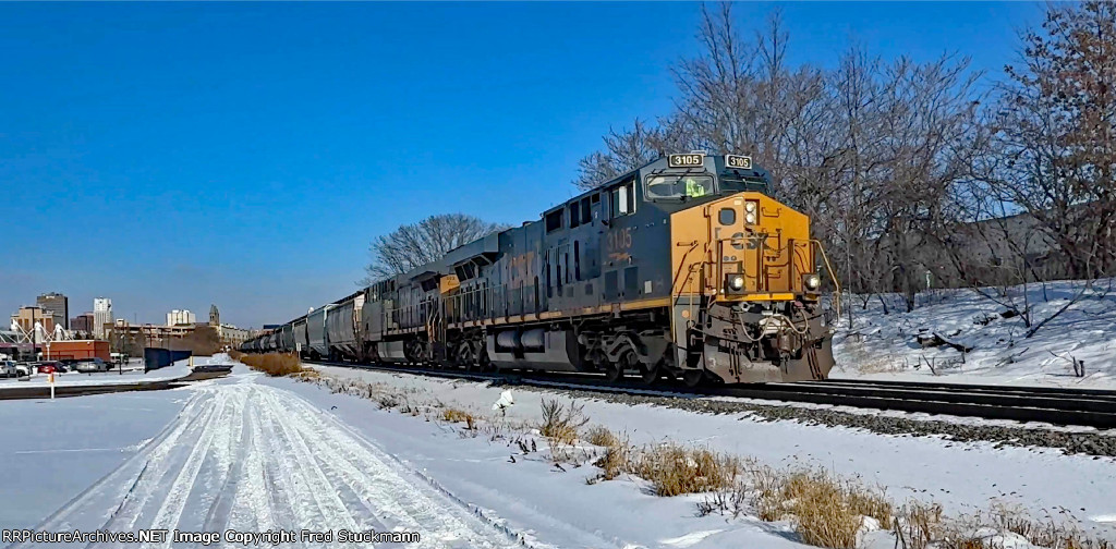 CSX 3105 leads M369.